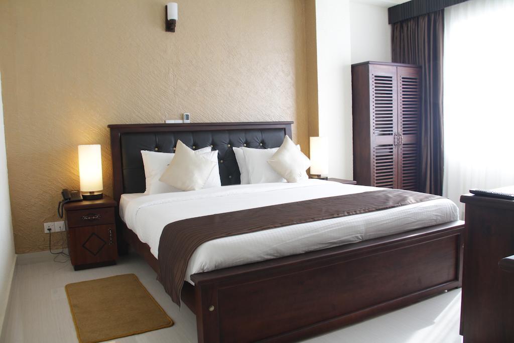 Hotel Sunhill - Colombo Buitenkant foto